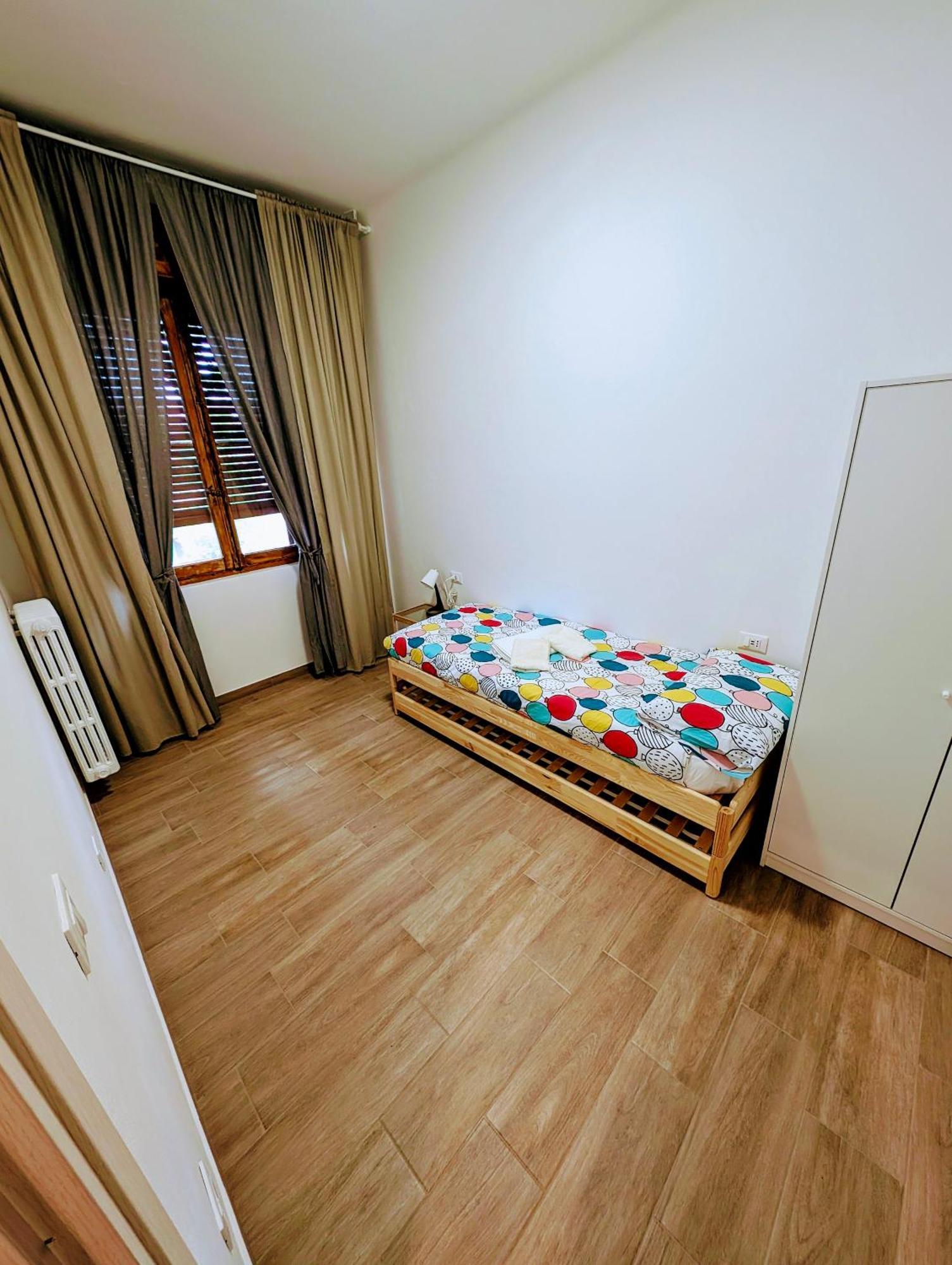 Guest House Il Glicine Stadio - Ospedale เชซานา ภายนอก รูปภาพ